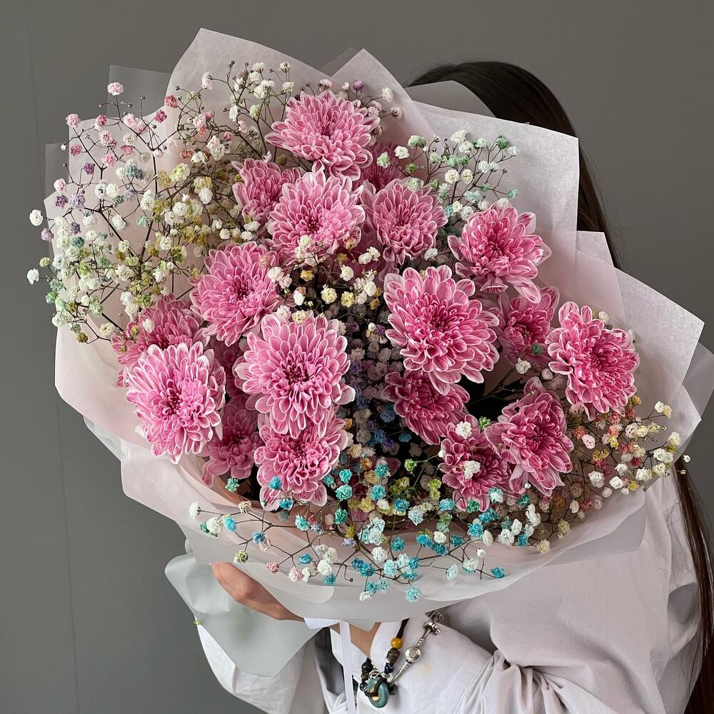 https://content2.flowwow-images.com/data/flowers/1000x1000/74/1689681101_60950574.jpg