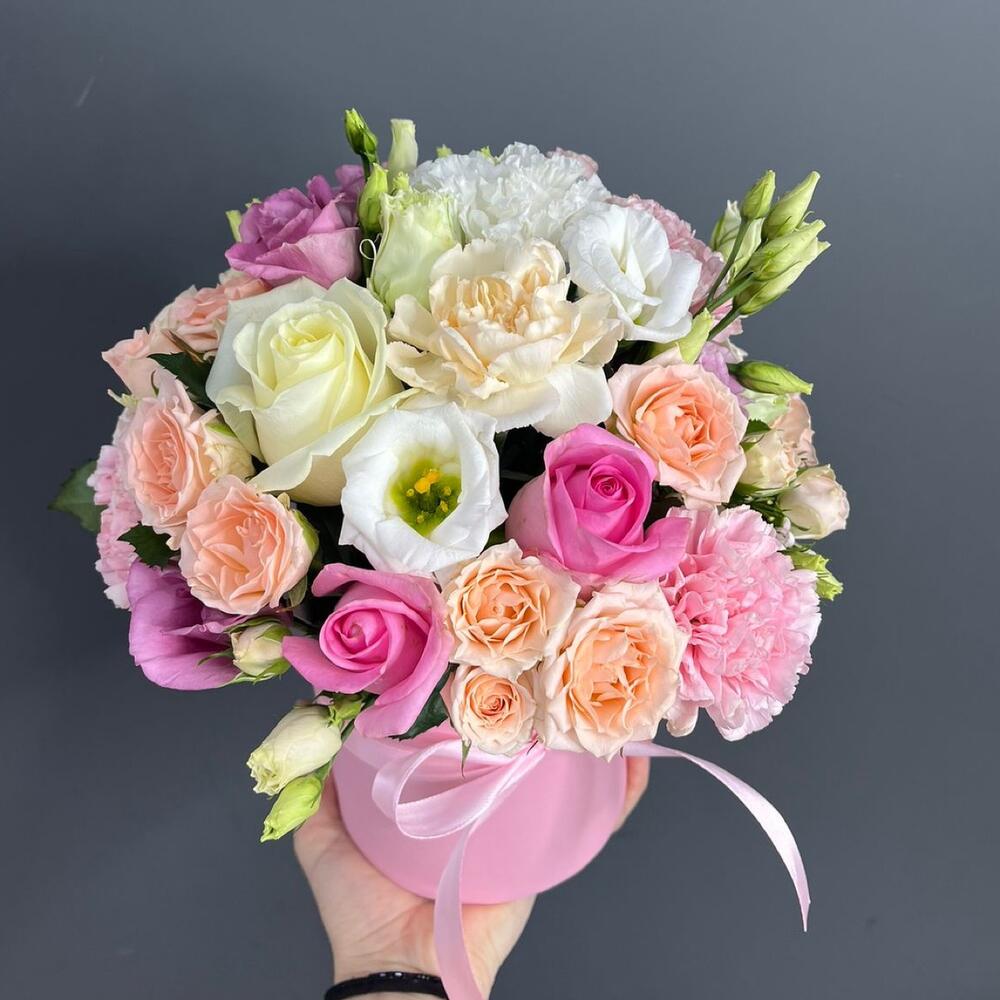 https://content2.flowwow-images.com/data/flowers/1000x1000/45/1715203837_31941945.jpg
